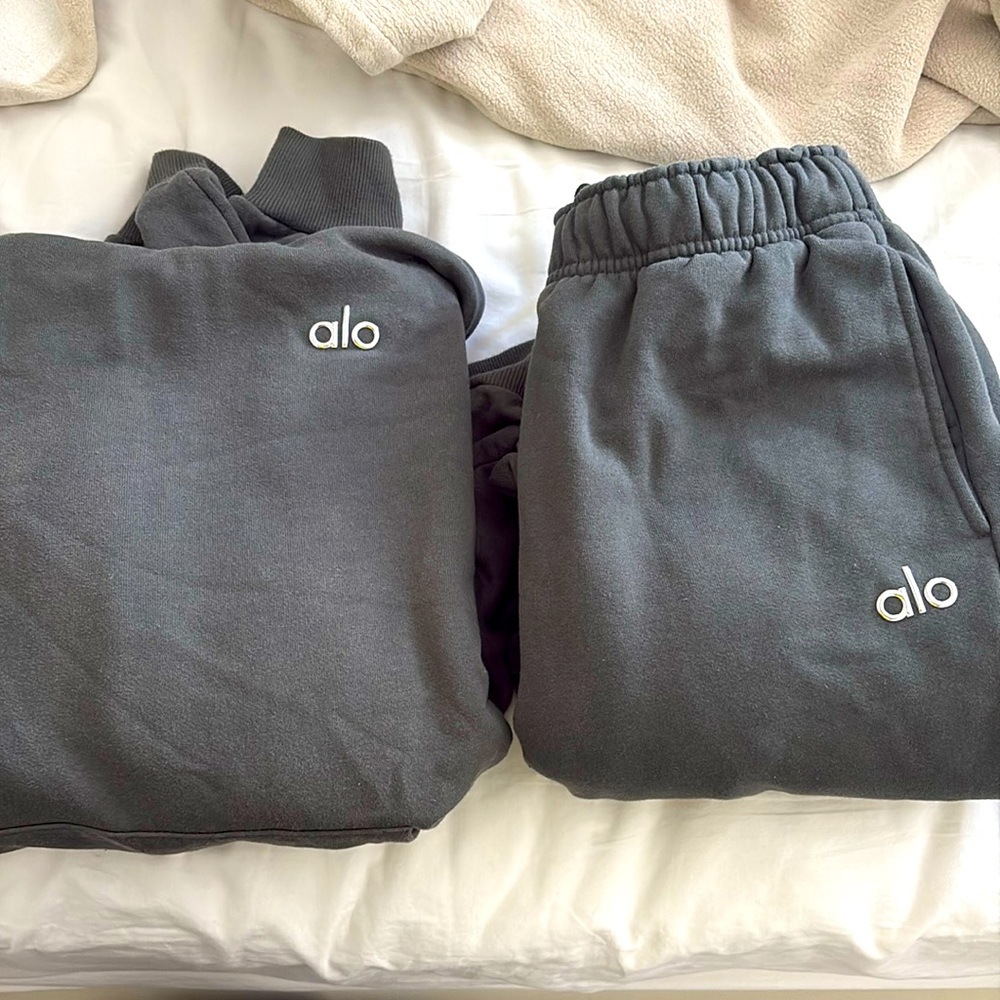 ALO DARK OLIVE SET 💚💚💚